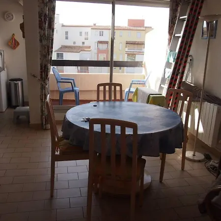 Cap D'agde, 2 Pieces, 4 Personnes - Fr-1-702-62 Агд